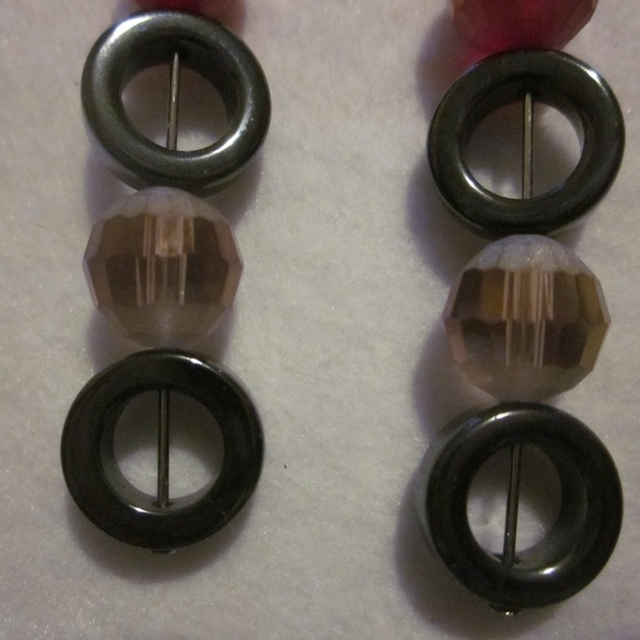 NWOT. Hematite Ring Earring - Picture 4 of 4